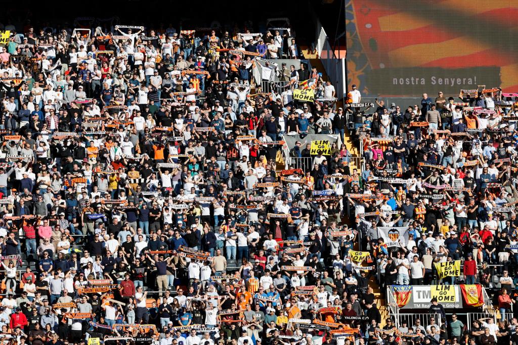 laliga bate ingresos y asistencia estadios