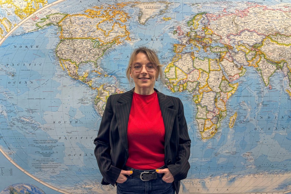 Diana Plaza, exgimnasta olímpica y doctora en Relaciones Internacionales, reclama más acompañamiento a las deportistas en la pubertad para evitar el abandono temprano, así como superar la "tarea pendiente" de gestionar la retirada en deportes no profesionalizados.