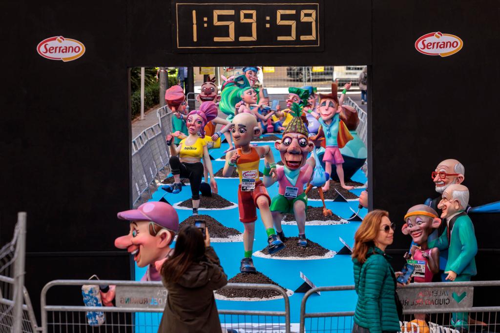 maraton valencia homenaje fallas
