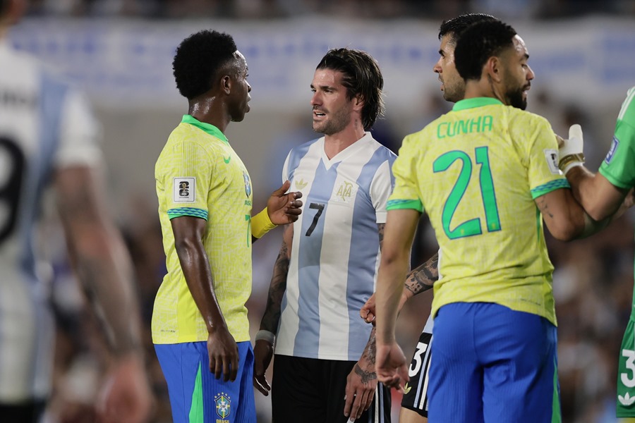 adidas nike mundial puma