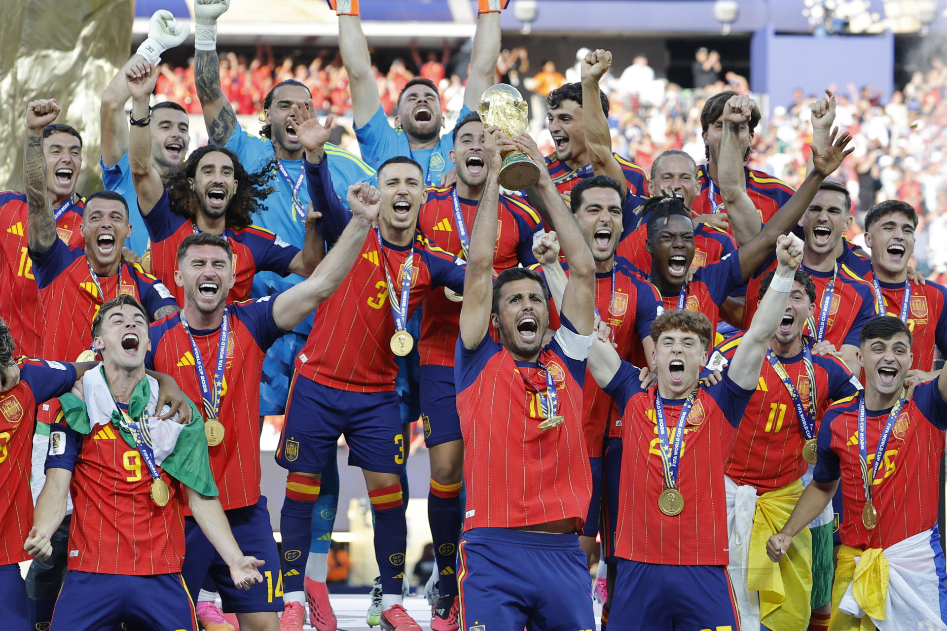 mundial impulsa ganancias adidas